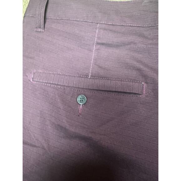 Travis Mathew Men's Golf Shorts 34 Burgundy Striped Performance - Picture 10 of 11